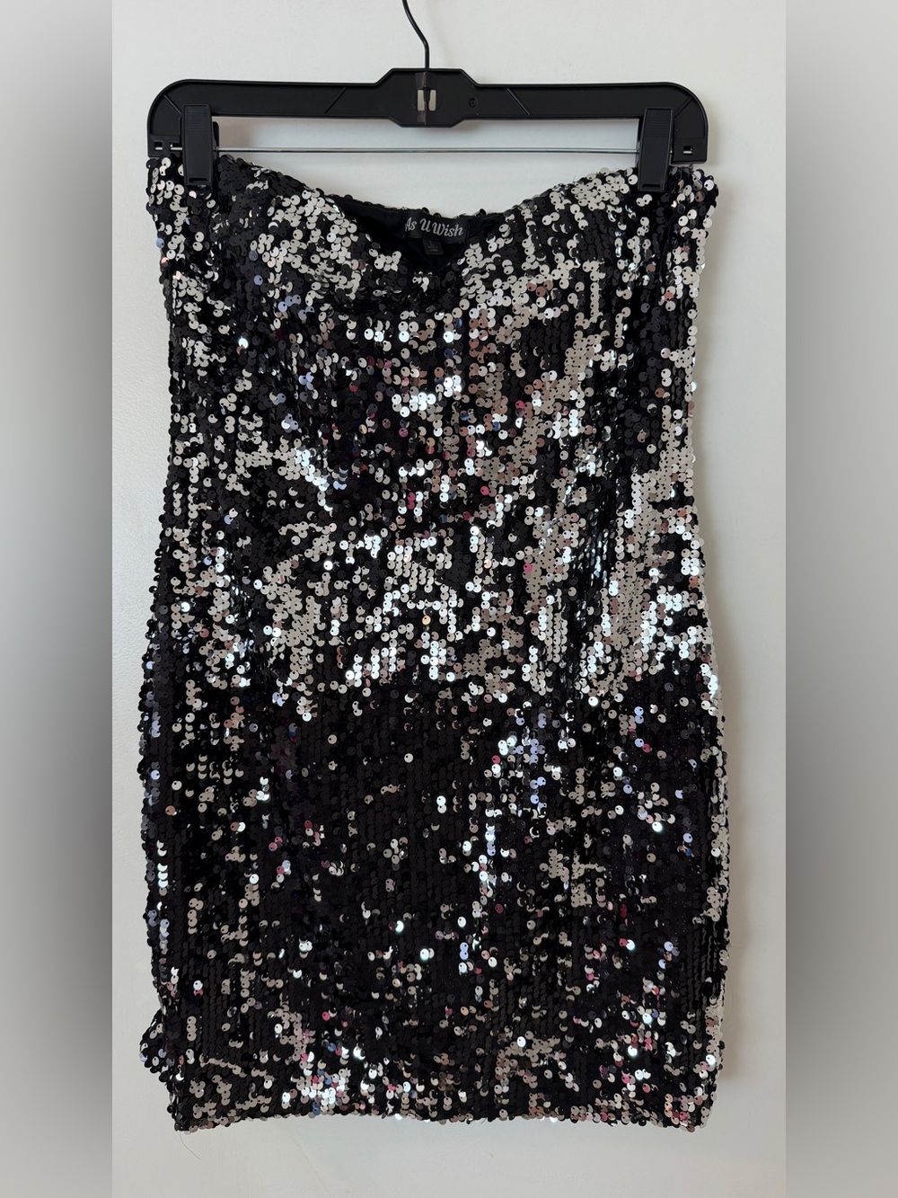 Beautiful ‘As U Wish’ Silver and Black Sequins Strapless Cocktail Party Dress